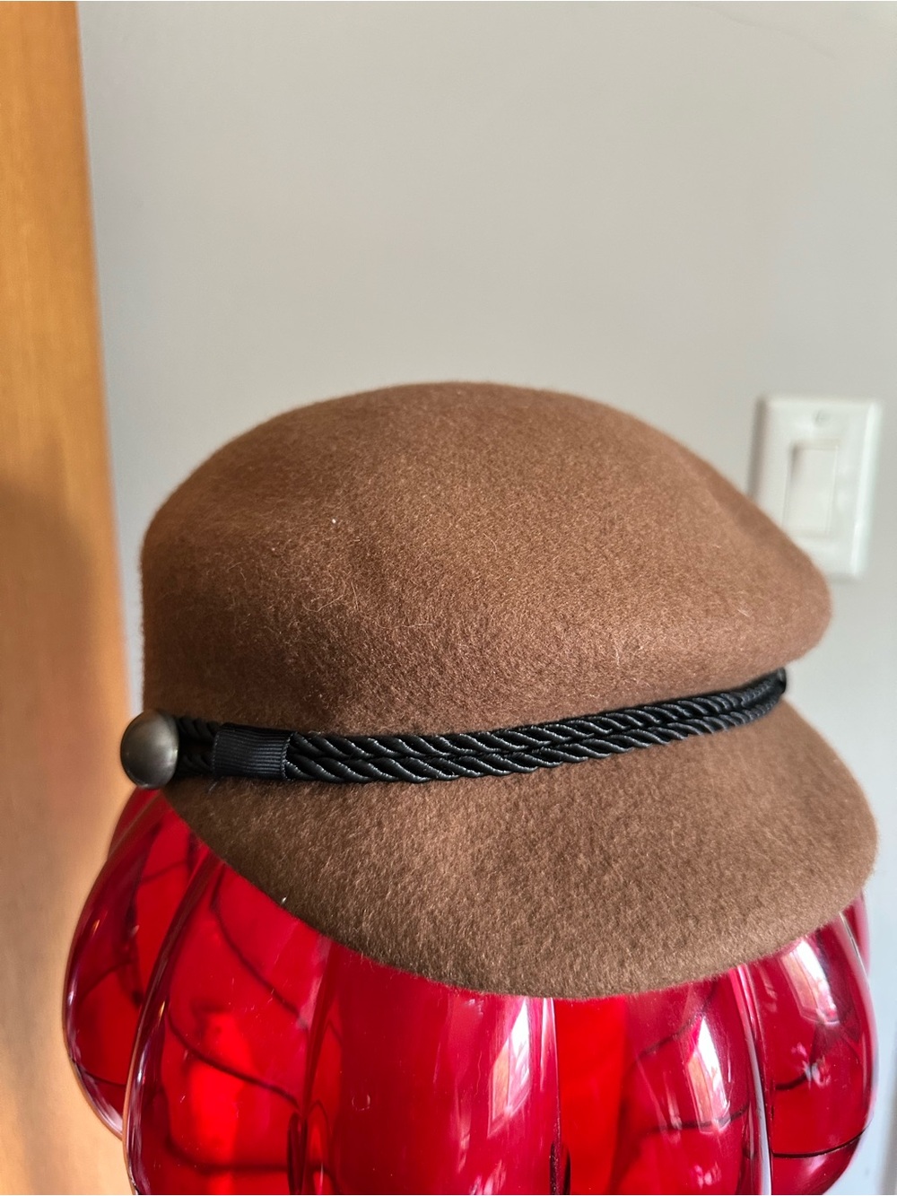 Brown felt hat, one size -Urban outfitters